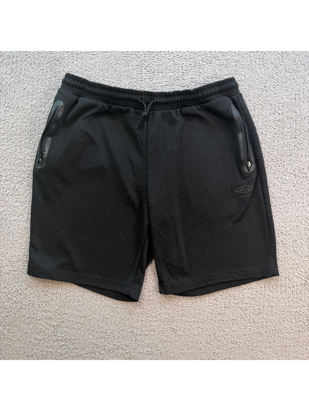 Umbro Black Athletic Performance Training Gym Shorts Men's Large Zip Pocket